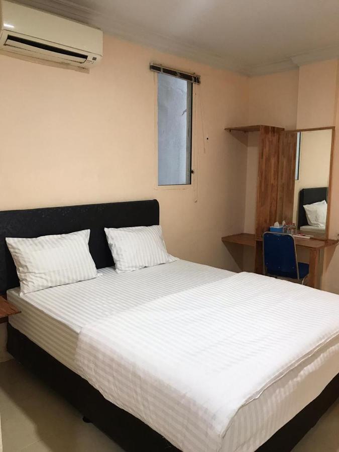Waringin Residence Medan Bagian luar foto